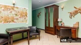 Гостиница Аврора Челябинск Номер люкс премиум с 1 двуспальной кроватью-12