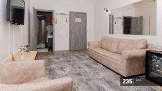 Гостиница Аврора Челябинск Номер люкс с 1 двуспальной кроватью-2