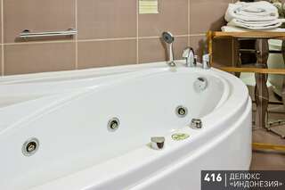 Гостиница Аврора Челябинск Номер делюкс с 1 двуспальной кроватью-19